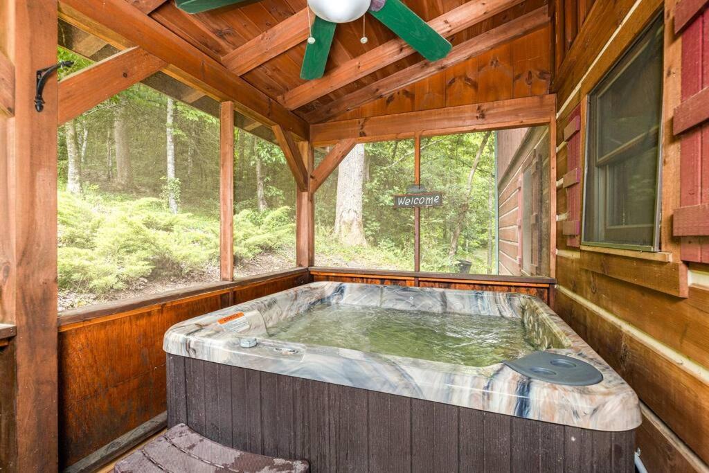 Pigeonforge Cabin Game Roomdog Friendlyhot Tub Pigeon Forge Exteriör bild