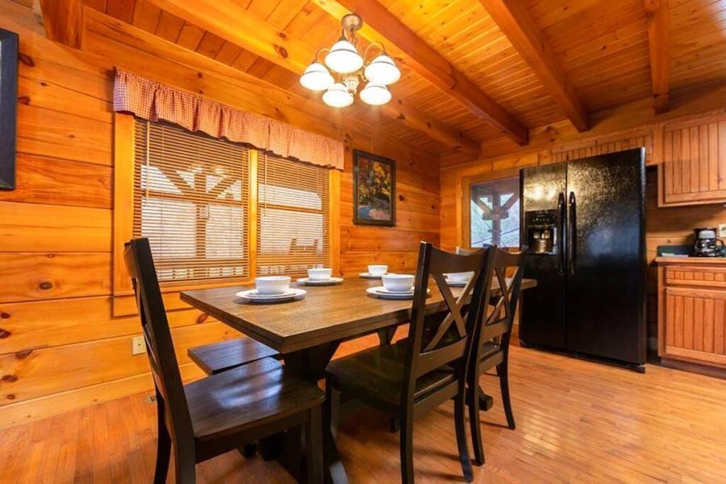 Pigeonforge Cabin Game Roomdog Friendlyhot Tub Pigeon Forge Exteriör bild