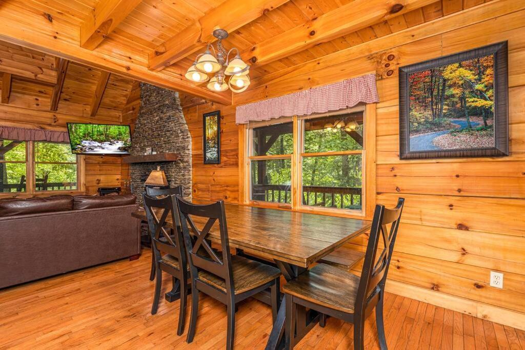 Pigeonforge Cabin Game Roomdog Friendlyhot Tub Pigeon Forge Exteriör bild
